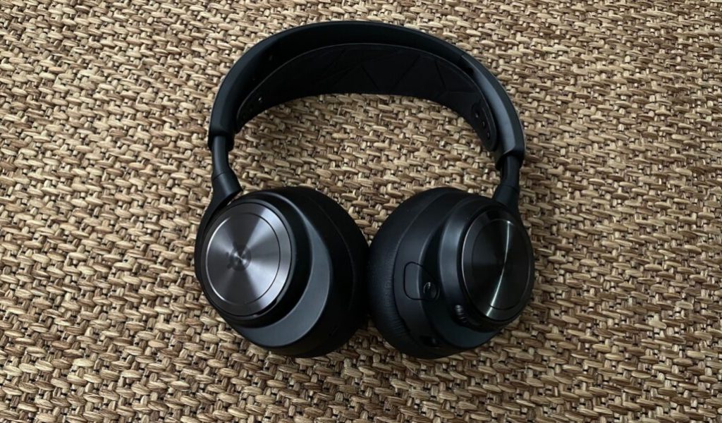Le casque SteelSeries Arctis Nova Pro // Source : Maxime Claudel pour Numerama Le casque SteelSeries Arctis Nova Pro // Source : Maxime Claudel pour Numerama