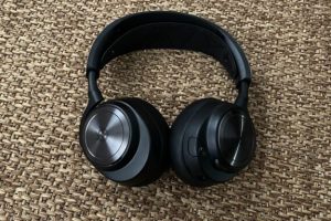 Le casque SteelSeries Arctis Nova Pro // Source : Maxime Claudel pour Numerama Le casque SteelSeries Arctis Nova Pro // Source : Maxime Claudel pour Numerama