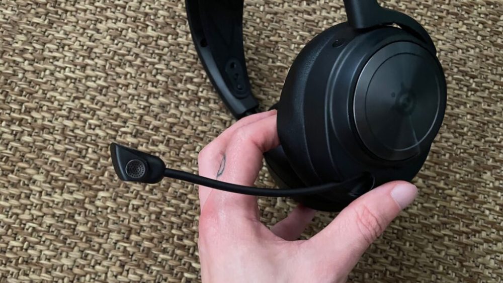 Le micro du casque SteelSeries Arctis Nova Pro // Source : Maxime Claudel pour Numerama Le micro du casque SteelSeries Arctis Nova Pro // Source : Maxime Claudel pour Numerama