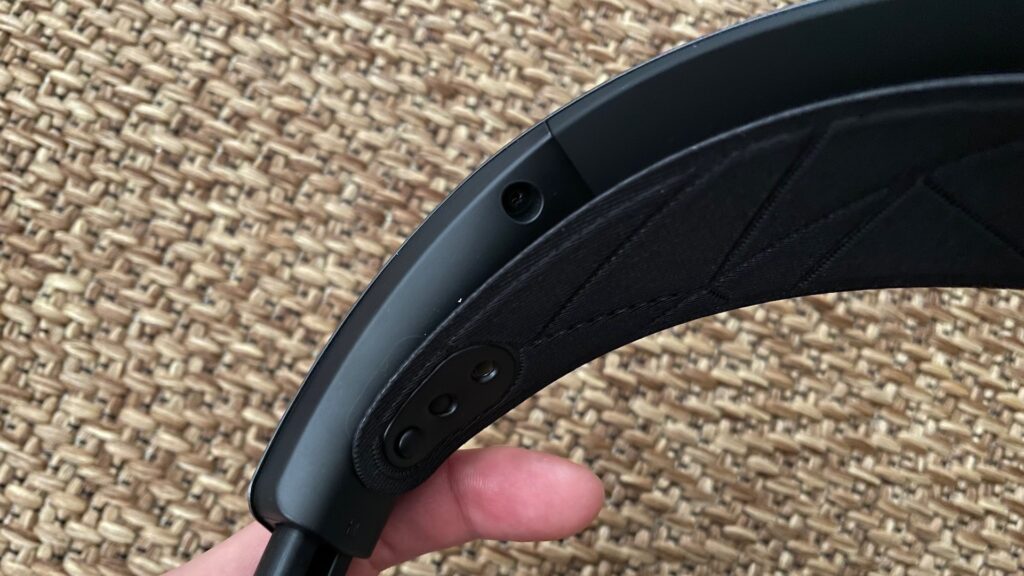 La bande de confort du casque SteelSeries Arctis Nova Pro // Source : Maxime Claudel pour Numerama