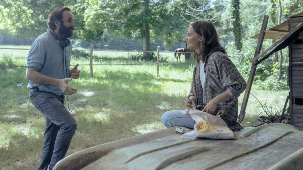 Vincent Macaigne et Alicia Vikander dans Irma Vep. // Source : HBO Vincent Macaigne et Alicia Vikander dans Irma Vep. // Source : HBO