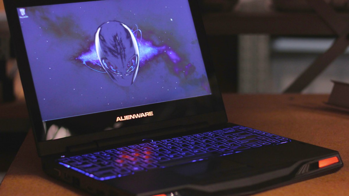 Ordinateur portable Alienware avec son logo // Source : Flick Ordinateur portable Alienware avec son logo // Source : Flick