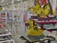 Fabrication pack batterie Tesla // Source : Capture vidéo Tesla Fabrication pack batterie Tesla // Source : Capture vidéo Tesla