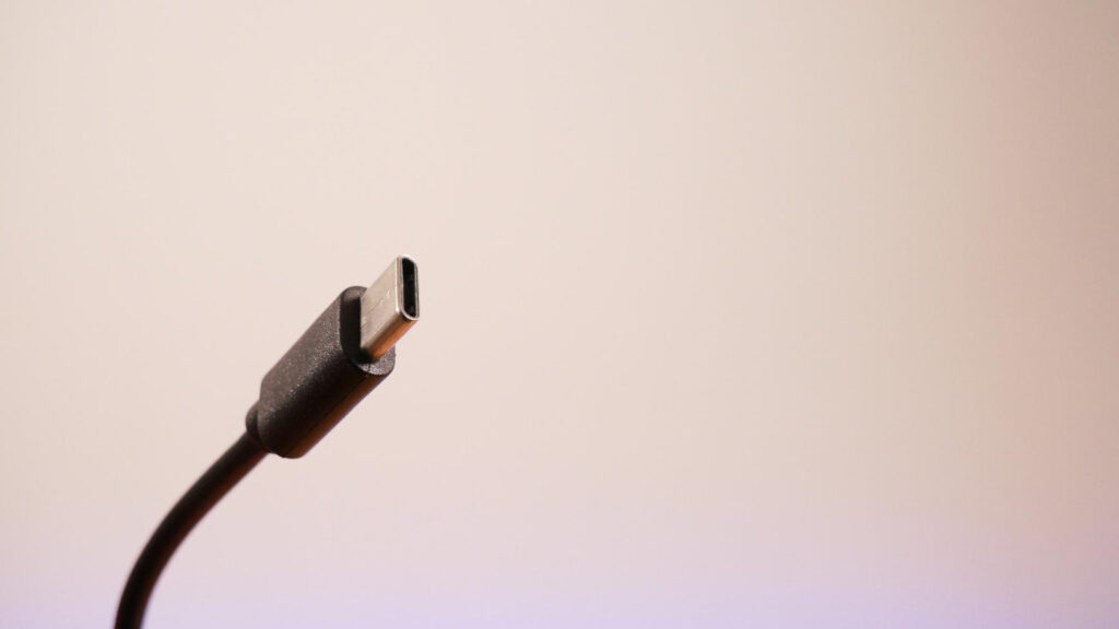 Le port USB Type-C, nouveau standard pour la connectique. // Source : Pixabay Le port USB Type-C, nouveau standard pour la connectique. // Source : Pixabay