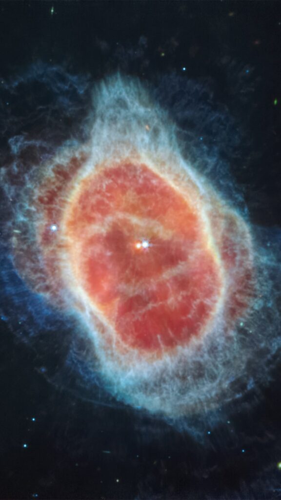 La même nébuleuse de l’Anneau austral (générée par MIRI) // Source : Nasa // Montage de Sophie Aubé pour Numerama La même nébuleuse de l’Anneau austral (générée par MIRI) // Source : Nasa // Montage de Sophie Aubé pour Numerama