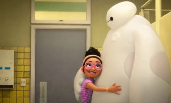 Allez hop, un petit câlin à Baymax et ça repart // Source : Disney+ Allez hop, un petit câlin à Baymax et ça repart // Source : Disney+