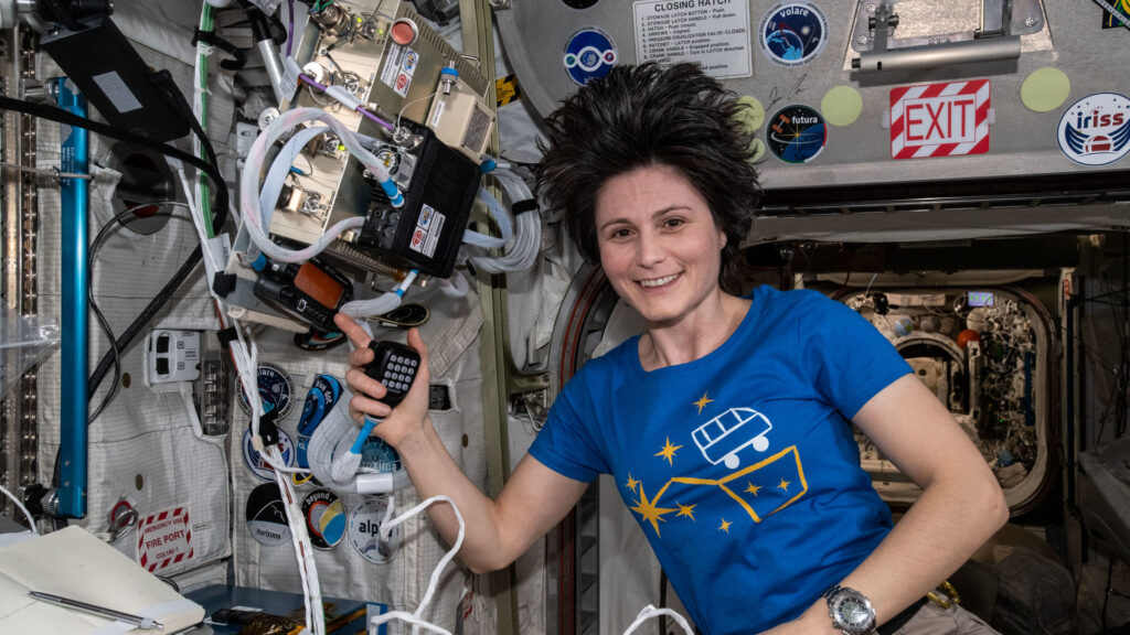 Samantha Cristoforetti dans l'ISS. // Source : Flickr/CC/Nasa Johnson (photo recadrée) Samantha Cristoforetti dans l'ISS. // Source : Flickr/CC/Nasa Johnson (photo recadrée)
