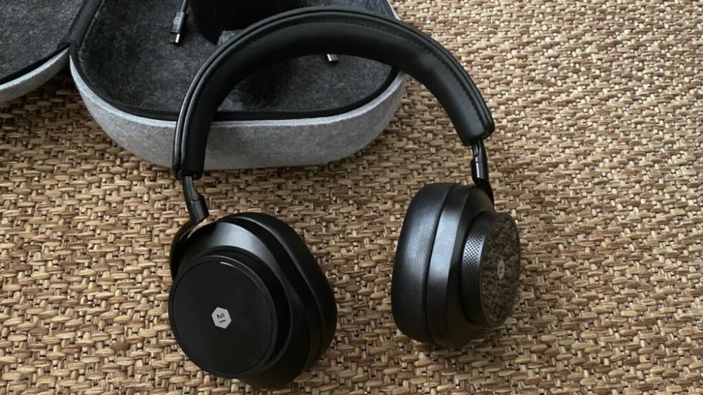 Le casque Master & Dynamic MW75 // Source : Maxime Claudel pour Numerama Le casque Master & Dynamic MW75 // Source : Maxime Claudel pour Numerama