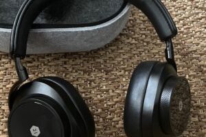 Le casque Master & Dynamic MW75  // Source : Maxime Claudel pour Numerama