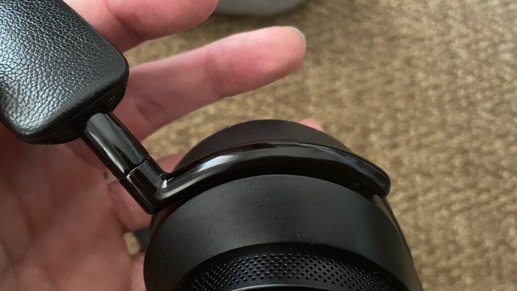 Le casque Master & Dynamic MW75 a des finitions irréprochables // Source : Maxime Claudel pour Numerama Le casque Master & Dynamic MW75 a des finitions irréprochables // Source : Maxime Claudel pour Numerama