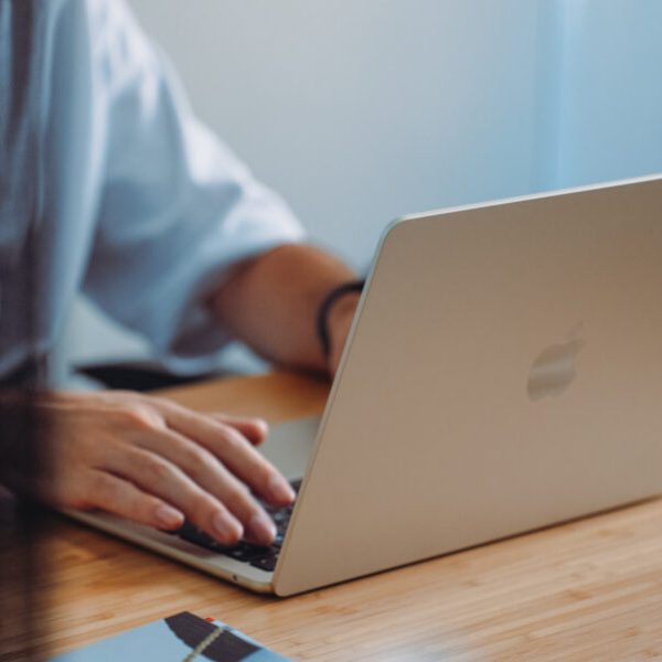 Apple MacBook Air 13″ (M2)