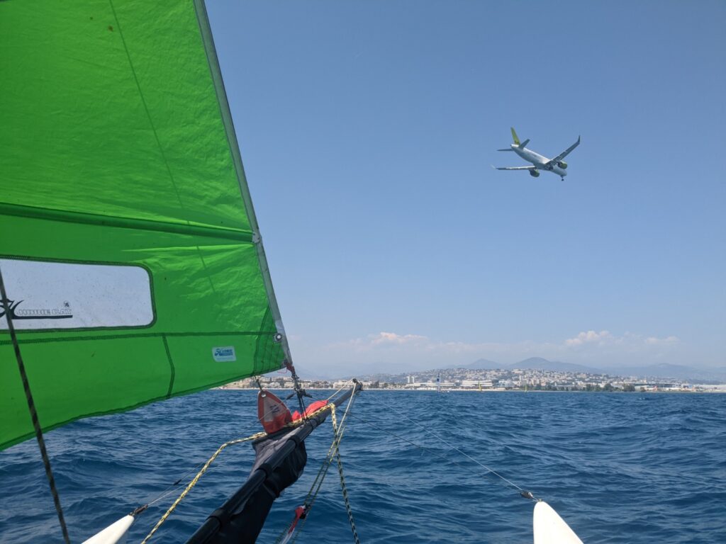 Photo prise avec le capteur principal du Pixel 6. Malgré la vitesse du bateau, elle est parfaitement nette et les couleurs sont parfaites. // Source : Numerama