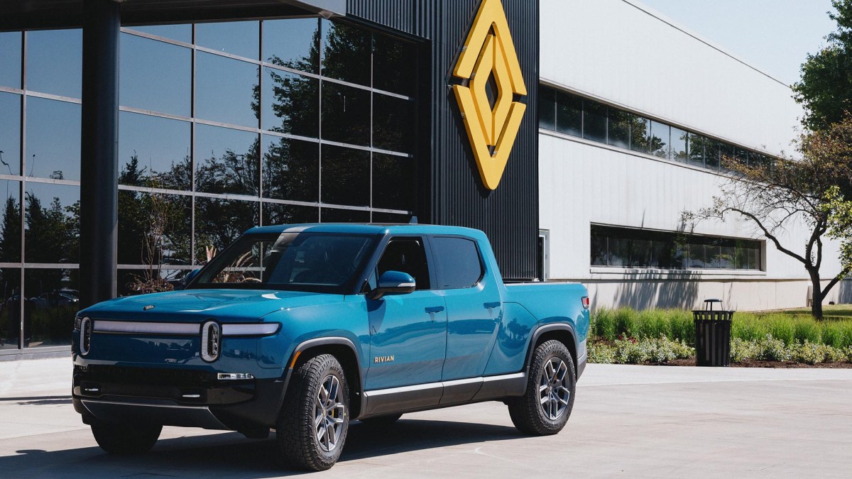 Rivian R1 au siège de l'entreprise // Source : Rivian Rivian R1 au siège de l'entreprise // Source : Rivian