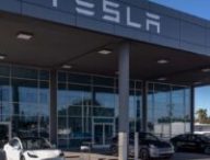 Tesla service center // Source : Tesla Tesla service center // Source : Tesla