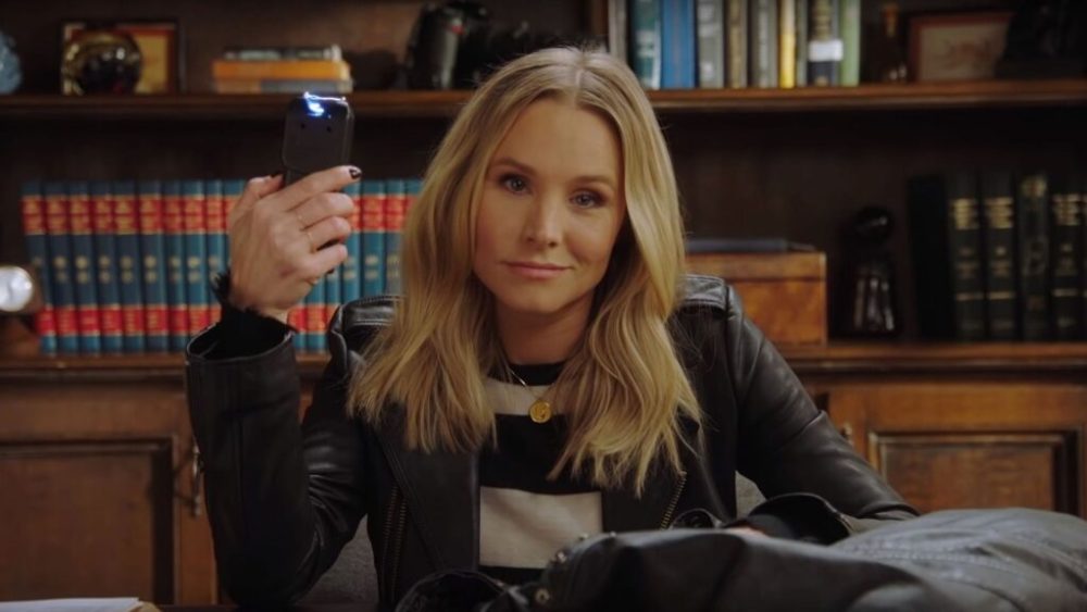 La badass Veronica Mars est de retour // Source : Hulu La badass Veronica Mars est de retour // Source : Hulu