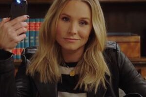 La badass Veronica Mars est de retour // Source : Hulu La badass Veronica Mars est de retour // Source : Hulu