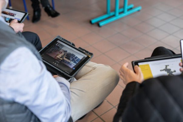 L'iPad va permettre de suivre des cours à distance. Tous les élèves seront sur le même appareil. // Source : Image fournie par Apple L'iPad va permettre de suivre des cours à distance. Tous les élèves seront sur le même appareil. // Source : Image fournie par Apple