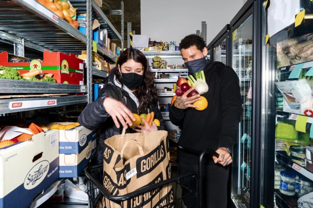 Dans les dark stores de Gorillas // Source : Gorillas Dans les dark stores de Gorillas // Source : Gorillas