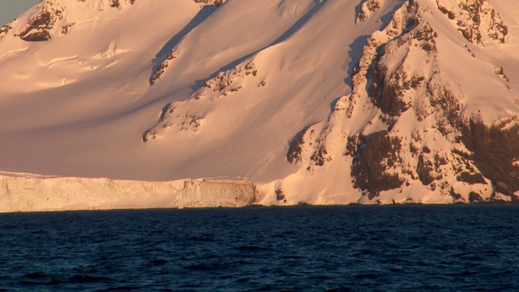 Antarctique, océan austral. // Source : Lyubomir Ivanov/Wikimédias/recadré Antarctique, océan austral. // Source : Lyubomir Ivanov/Wikimédias/recadré
