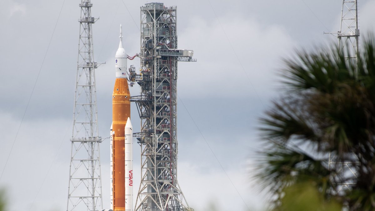 Le SLS. // Source : Flickr/CC/NASA/Joel Kowsky (photo recadrée) Le SLS. // Source : Flickr/CC/NASA/Joel Kowsky (photo recadrée)