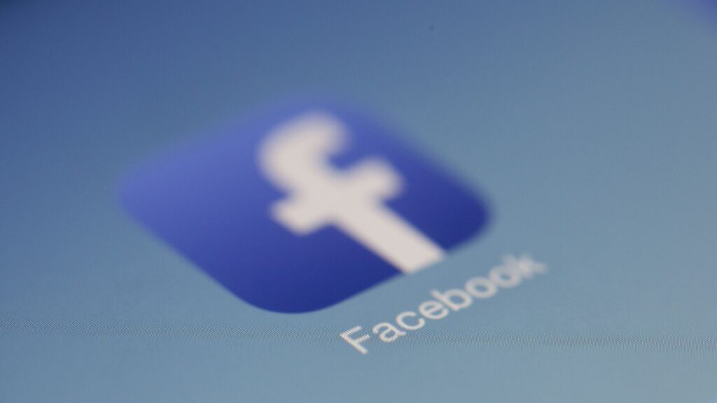 Facebook a dû fournir les données aux autorités // Source : Canva Facebook a dû fournir les données aux autorités // Source : Canva