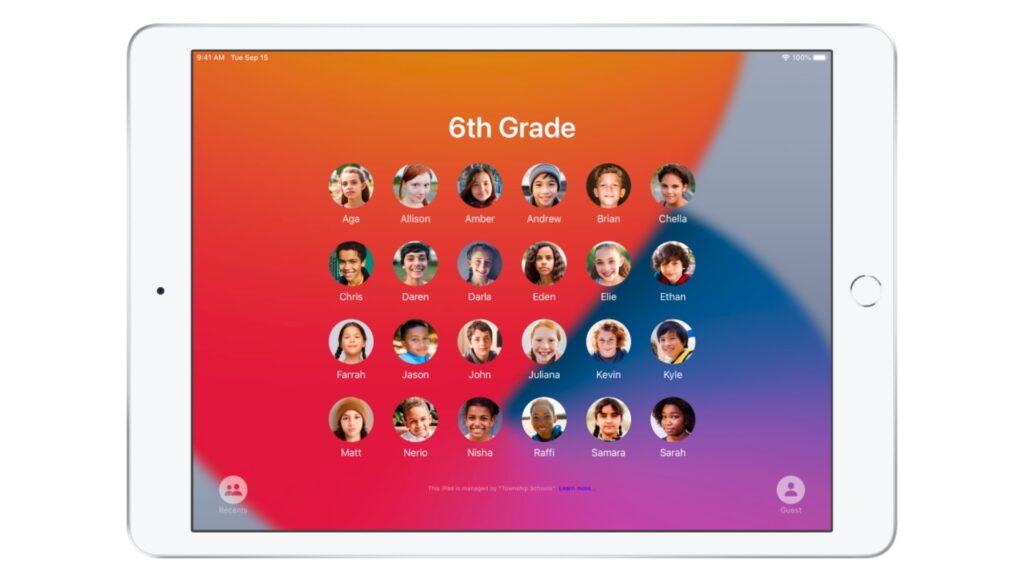 Classroom permet à un professeur d'accéder au contenu de l'iPad d'un élève. Tout est centralisé. // Source : Apple Classroom permet à un professeur d'accéder au contenu de l'iPad d'un élève. Tout est centralisé. // Source : Apple