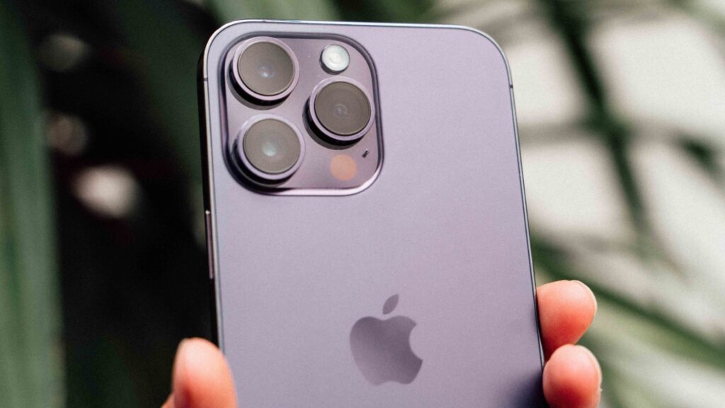 L'iPhone 14 Pro Max. // Source : Anthony Wonner pour Numerama L'iPhone 14 Pro Max. // Source : Anthony Wonner pour Numerama