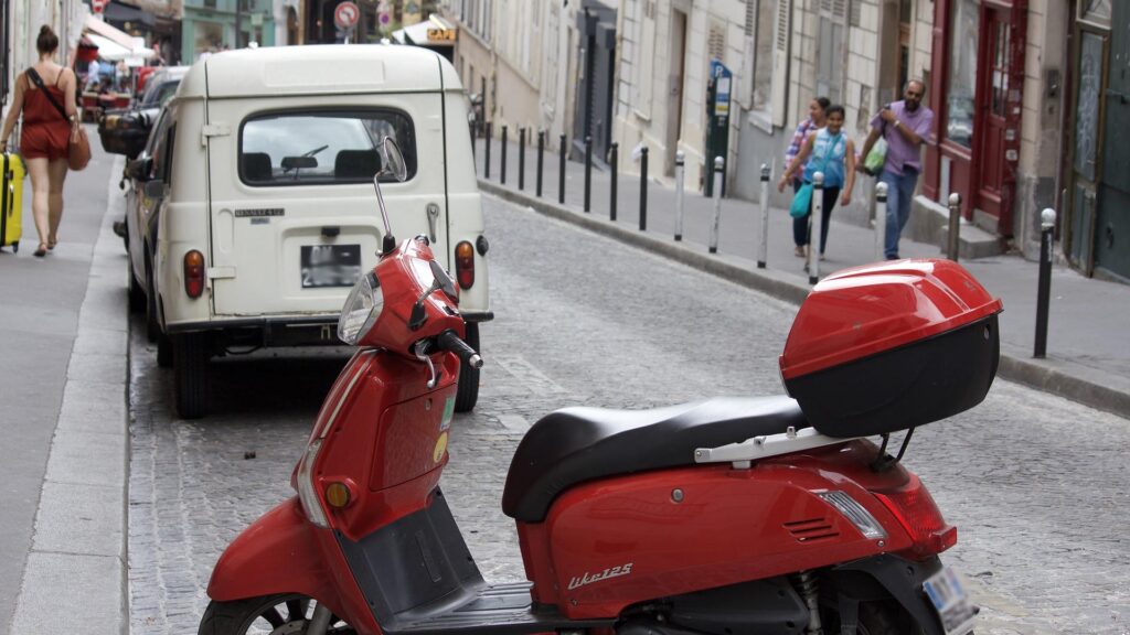 Stationnement deux-roues thermiques à Paris // Source : Pixabay Stationnement deux-roues thermiques à Paris // Source : Pixabay