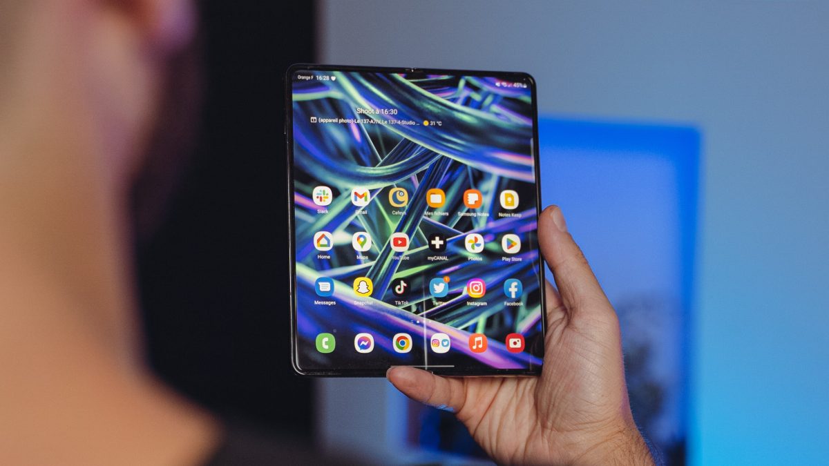 Samsung Galaxy Fold 4 // Source : Louise Audry pour Numerama Samsung Galaxy Fold 4 // Source : Louise Audry pour Numerama