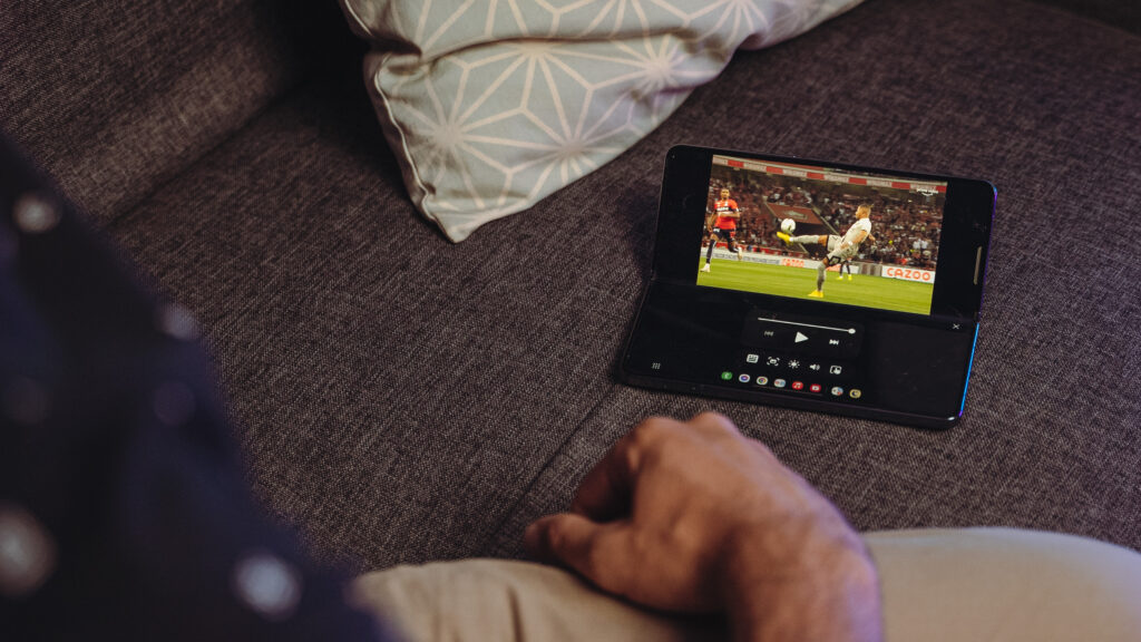 Samsung Galaxy Fold 4 // Source : Louise Audry pour Numerama Samsung Galaxy Fold 4 // Source : Louise Audry pour Numerama