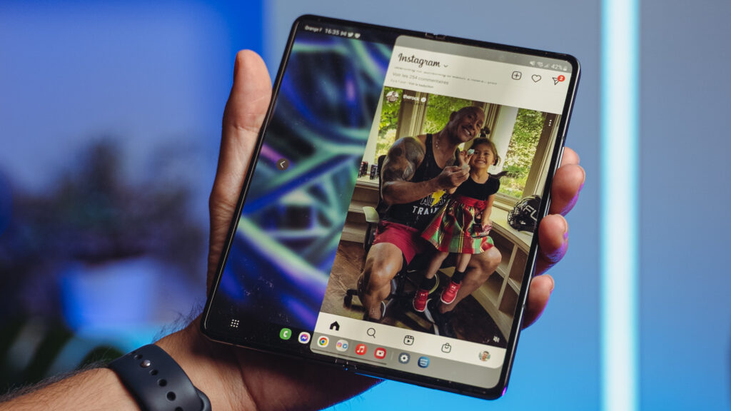 Samsung Galaxy Fold 4 // Source : Louise Audry pour Numerama Samsung Galaxy Fold 4 // Source : Louise Audry pour Numerama