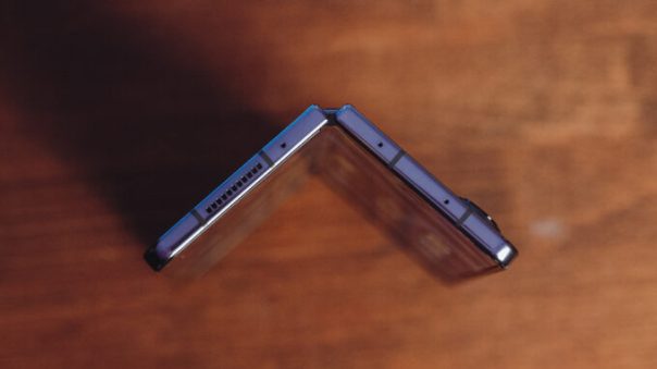 Samsung Galaxy Fold 4 // Source : Louise Audry pour Numerama Samsung Galaxy Fold 4 // Source : Louise Audry pour Numerama
