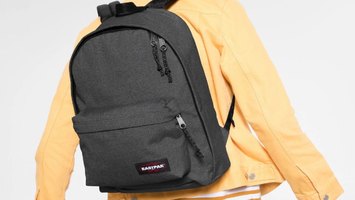 Eastpak Out of Office // Source : Eastpak Eastpak Out of Office // Source : Eastpak
