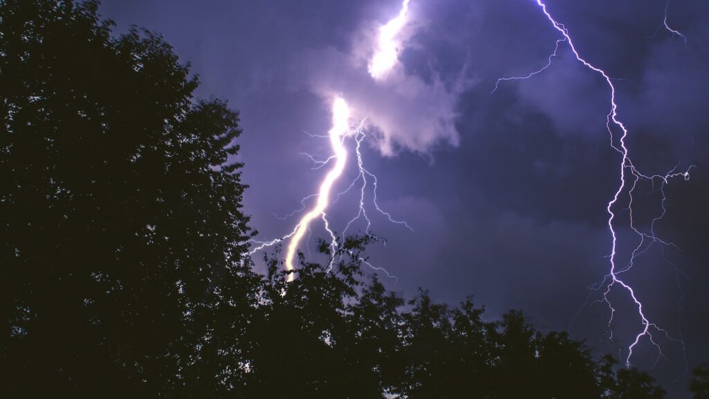 Les orages surviennent surtout quand il fait chaud... à condition qu'il y ait aussi de l'humidité. // Source : Pexels Les orages surviennent surtout quand il fait chaud... à condition qu'il y ait aussi de l'humidité. // Source : Pexels