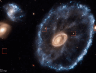 Le mouvement des étoiles est visible dans cette image. // Source : Nasa, ESA, via @markmccaughrean sur Twitter