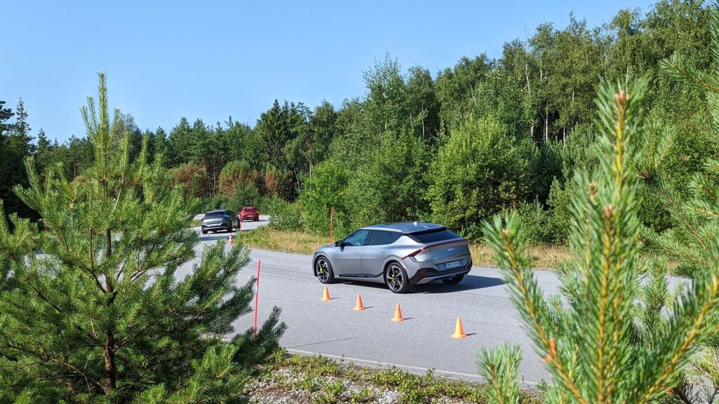Sur circuit avec la Kia EV6 GT // Source : Raphaelle Baut pour Numerama Sur circuit avec la Kia EV6 GT // Source : Raphaelle Baut pour Numerama