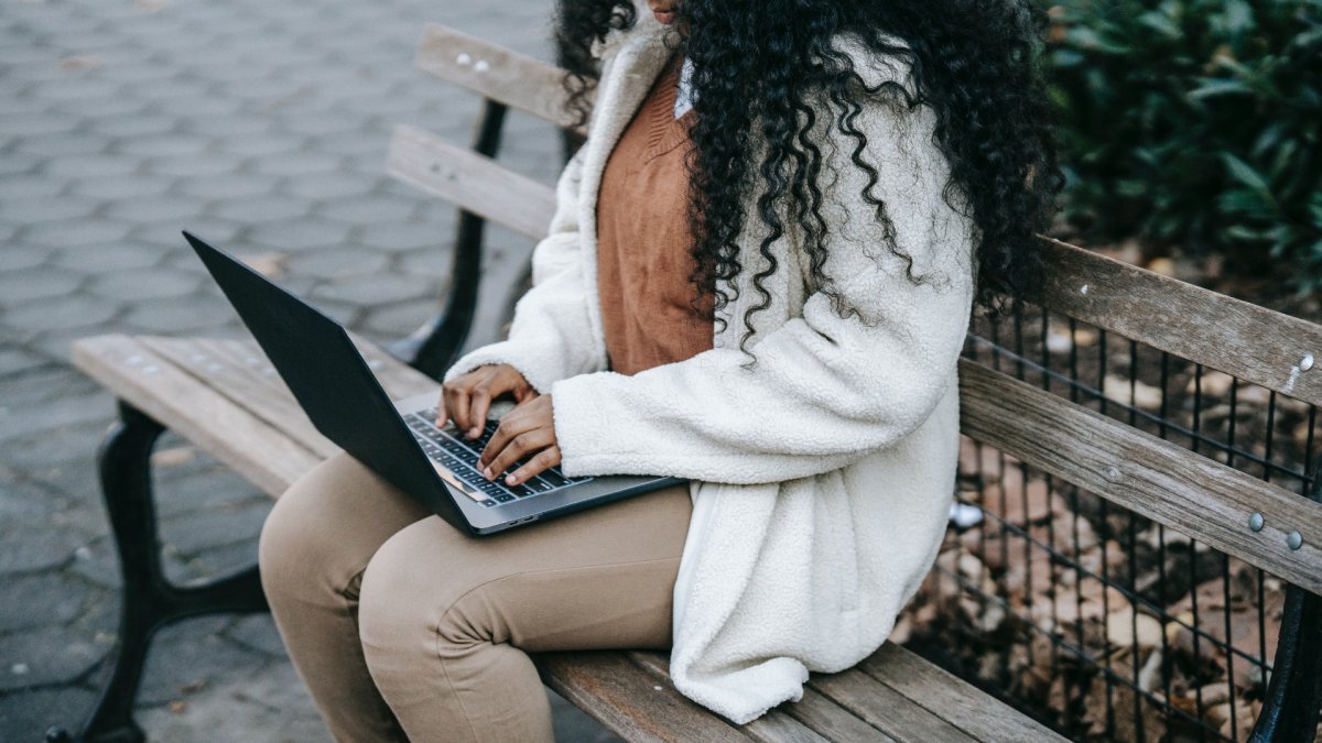 Attention lorsque vous utilisez un Wi-Fi public. // Source : Pexels/Uriel Mont (photo recadrée) Attention lorsque vous utilisez un Wi-Fi public. // Source : Pexels/Uriel Mont (photo recadrée)