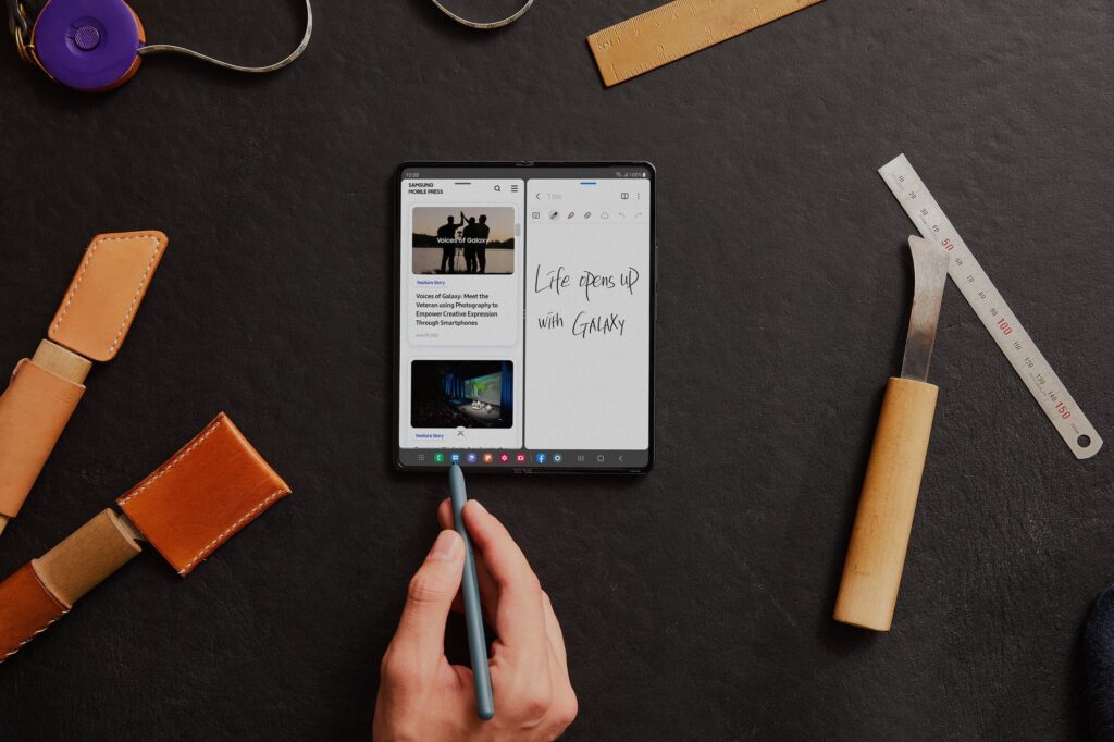 Le Samsung Galaxy Z Fold4 entièrement déplié. // Source : Samsung Le Samsung Galaxy Z Fold4 entièrement déplié. // Source : Samsung