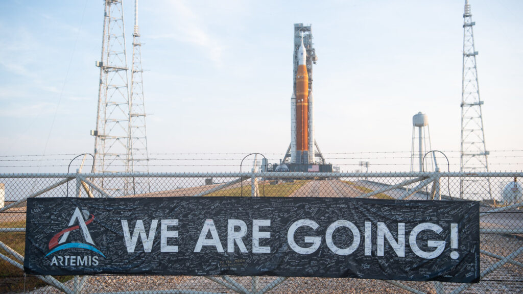 Le Space Launch System. // Source : Flickr/CC/Nasa HQ Photo (photo recadrée) Le Space Launch System. // Source : Flickr/CC/Nasa HQ Photo (photo recadrée)