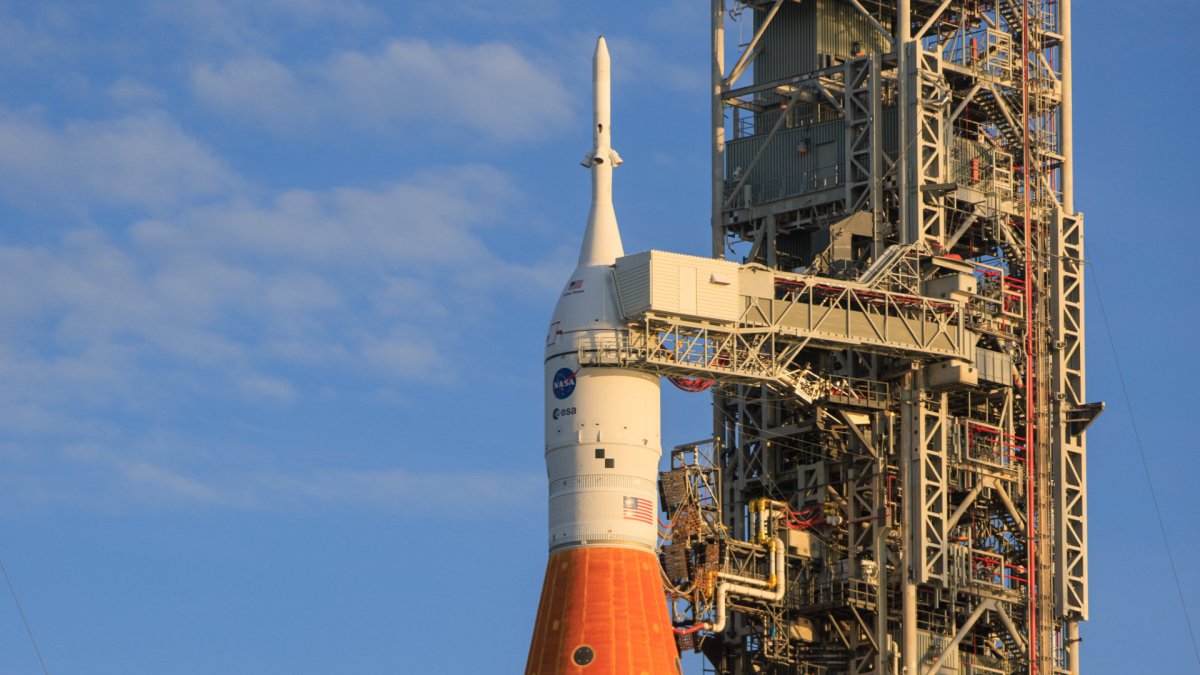Le haut de la fusée SLS. // Source : Flickr/CC/Nasa Kennedy (photo recadrée) Le haut de la fusée SLS. // Source : Flickr/CC/Nasa Kennedy (photo recadrée)