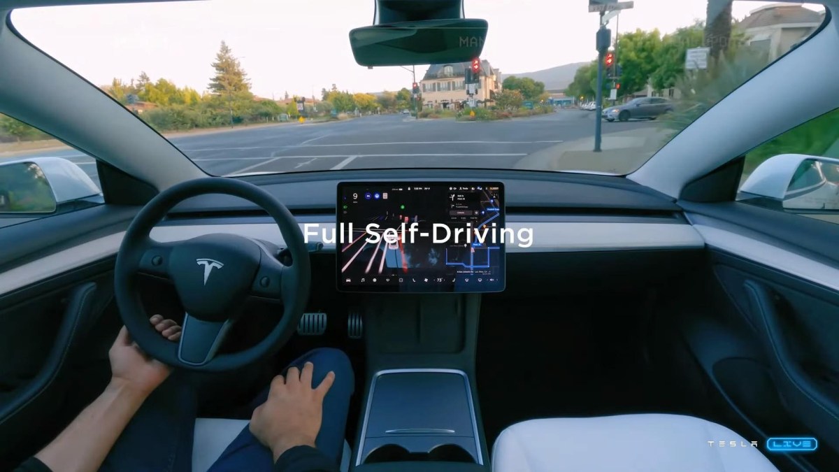 Conduite autonome FSD Tesla // Source : Capture vidéo live Tesla Conduite autonome FSD Tesla // Source : Capture vidéo live Tesla