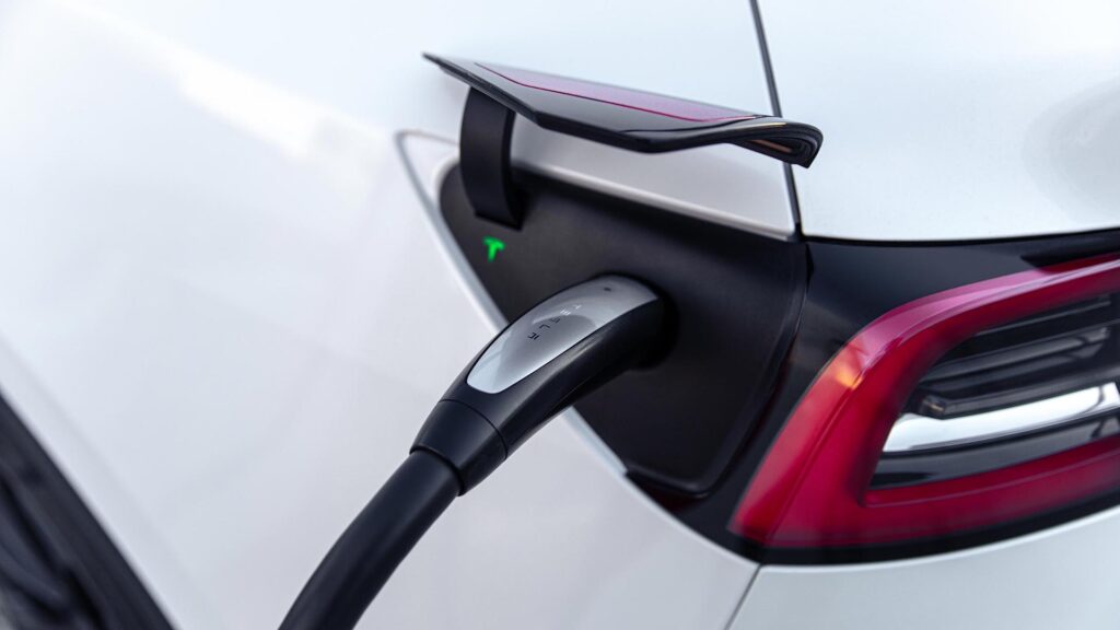 Prise américaine Type 2 // Source : Tesla Prise américaine Type 2 // Source : Tesla