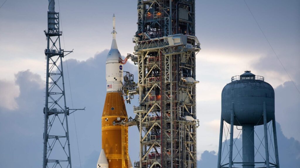 Le Space Launch System. // Source : Flickr/CC/NASA/Joel Kowsky (photo recadrée) Le Space Launch System. // Source : Flickr/CC/NASA/Joel Kowsky (photo recadrée)