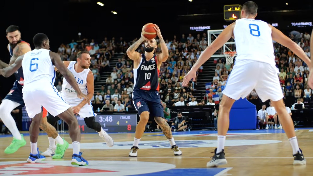 La France se prépare pour l'EuroBasket 2022 // Source : Capture YouTube La France se prépare pour l'EuroBasket 2022 // Source : Capture YouTube