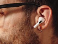Apple AirPods Pro 2 // Source : Louise Audry pour Numerama Apple AirPods Pro 2 // Source : Louise Audry pour Numerama