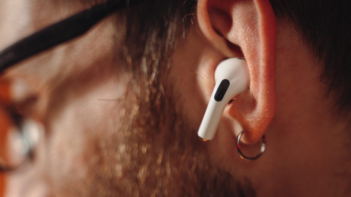 Apple AirPods Pro 2 // Source : Louise Audry pour Numerama Apple AirPods Pro 2 // Source : Louise Audry pour Numerama
