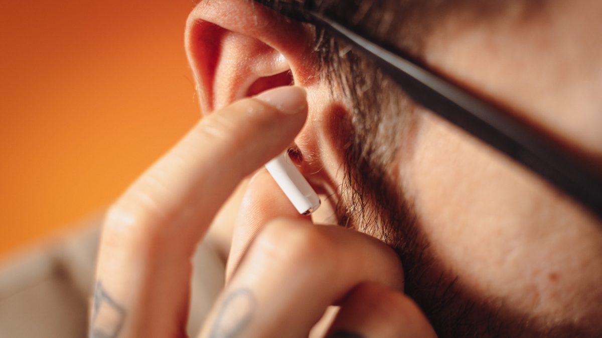 Apple AirPods Pro 2 // Source : Louise Audry pour Numerama Apple AirPods Pro 2 // Source : Louise Audry pour Numerama