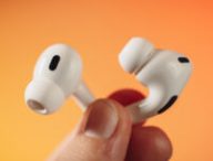 Apple AirPods Pro 2 // Source : Louise Audry pour Numerama Apple AirPods Pro 2 // Source : Louise Audry pour Numerama