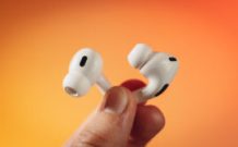 Apple AirPods Pro 2 // Source : Louise Audry pour Numerama Apple AirPods Pro 2 // Source : Louise Audry pour Numerama