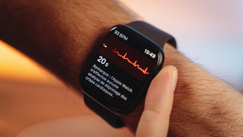 Apple Watch Series 8 // Source : Louise Audry / Numerama Apple Watch Series 8 // Source : Louise Audry / Numerama